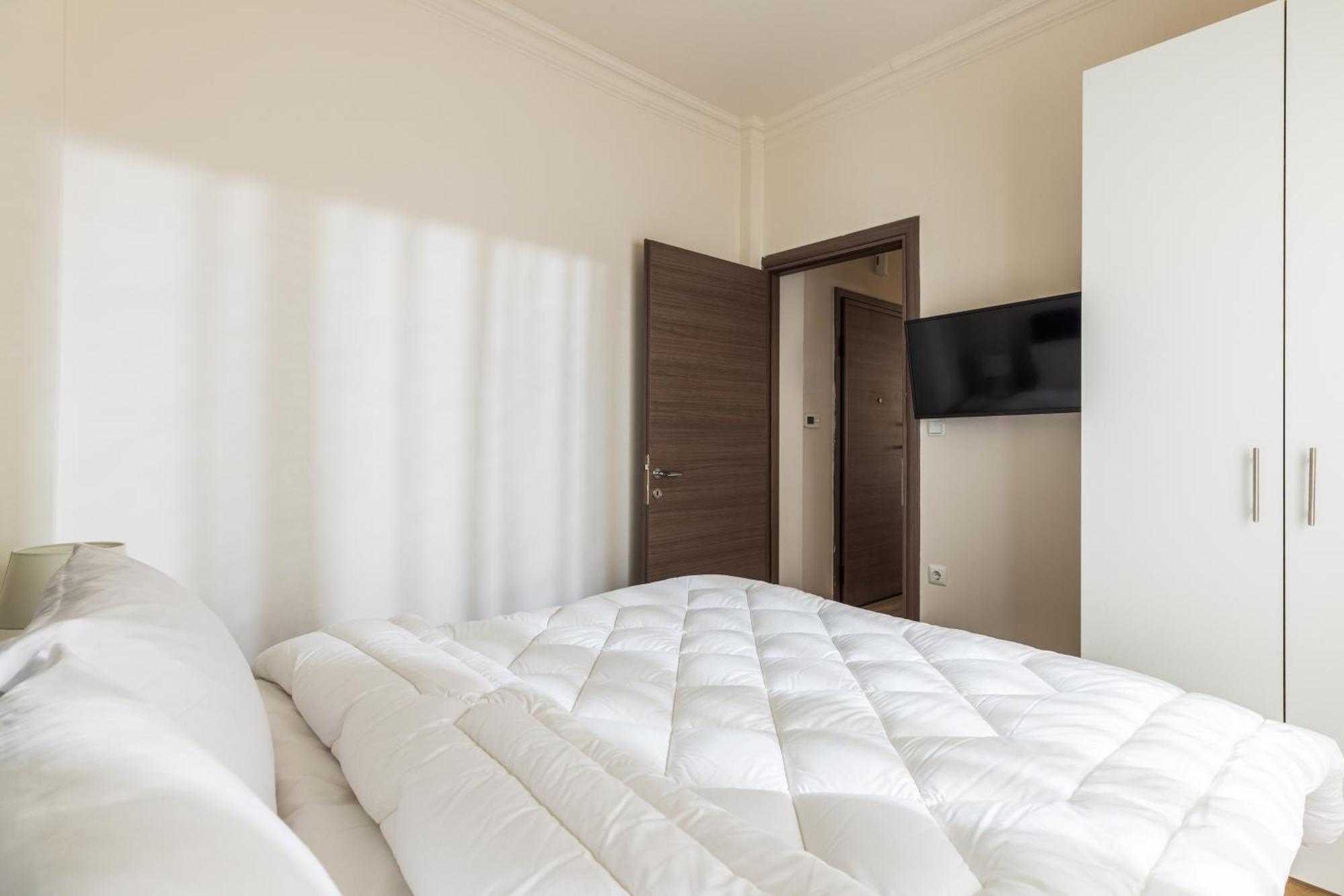 Tropical & Faces By Nest Apartment Thessaloniki Exterior photo