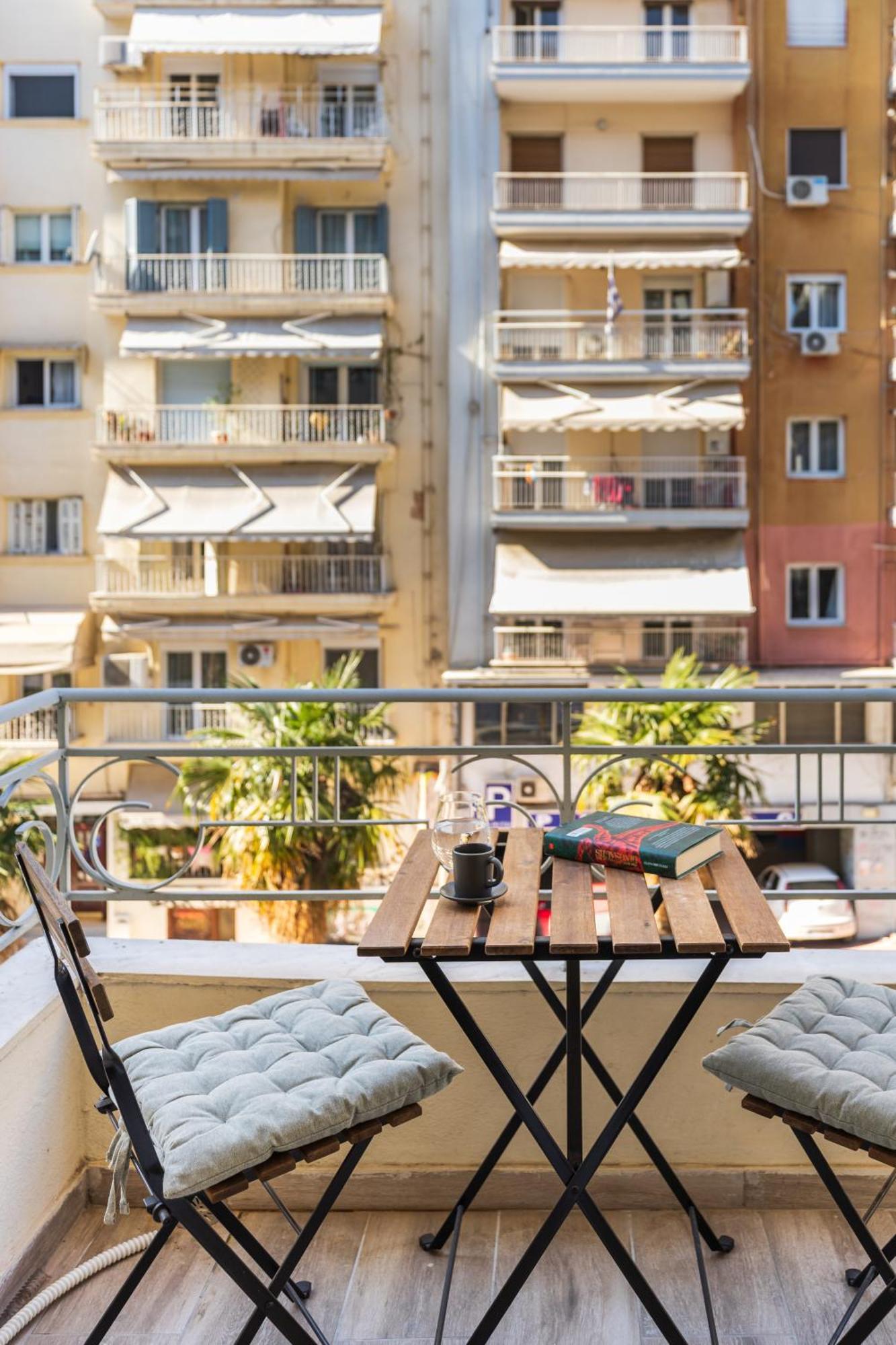 Tropical & Faces By Nest Apartment Thessaloniki Exterior photo
