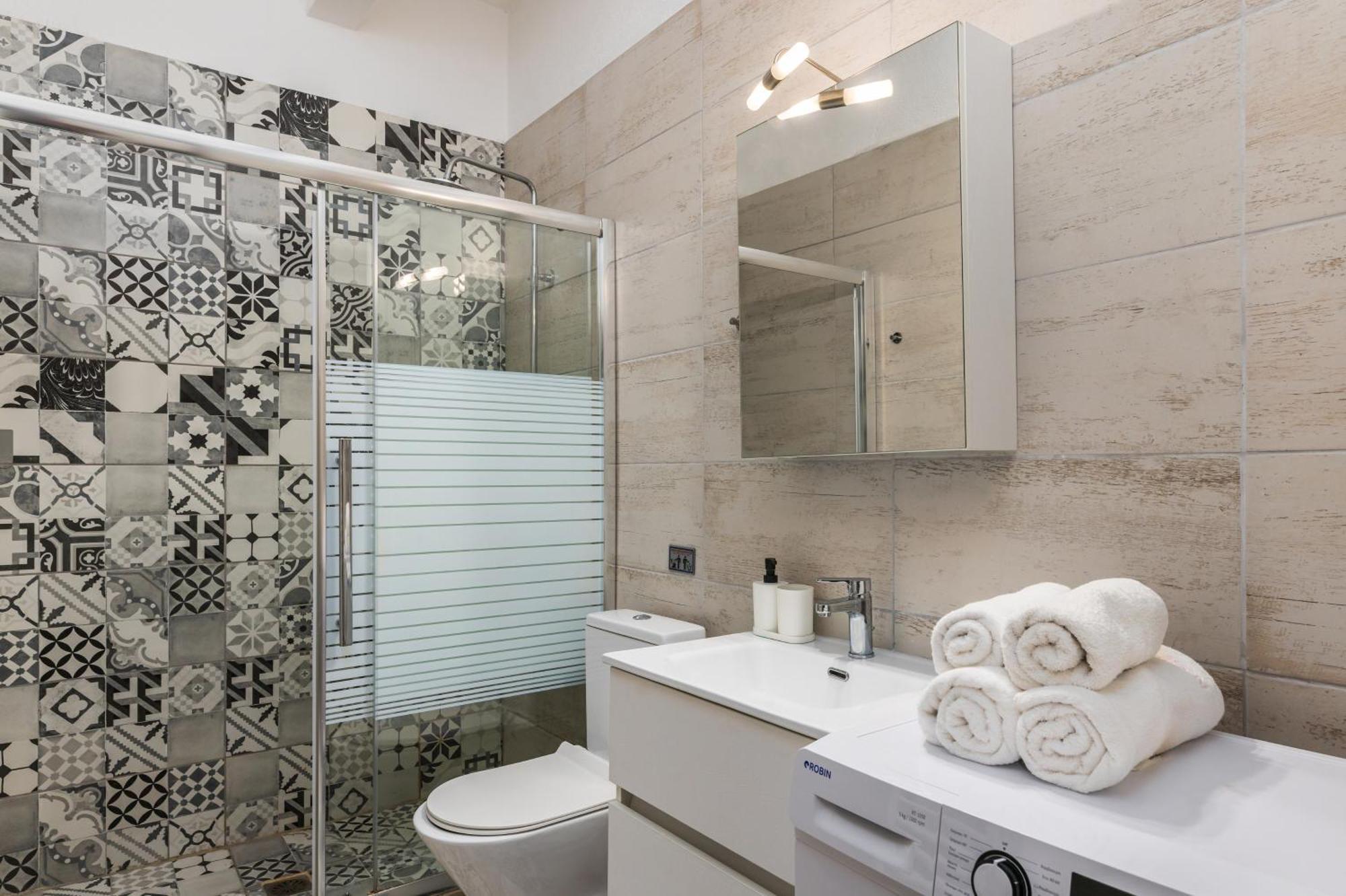Tropical & Faces By Nest Apartment Thessaloniki Exterior photo