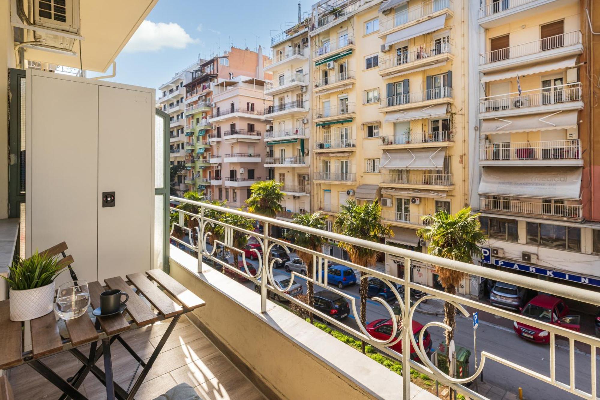 Tropical & Faces By Nest Apartment Thessaloniki Exterior photo